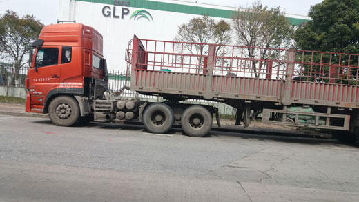 偉博物流貨運卡車